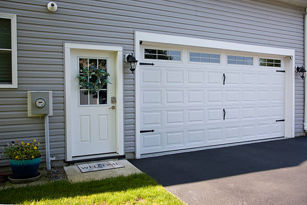 24/7 Emergency Garage Door Panel Replacement experts in Tazewell County County, IL